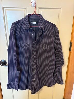 Wrangler Men’s Black Shirt with Purple and Pink Stripes